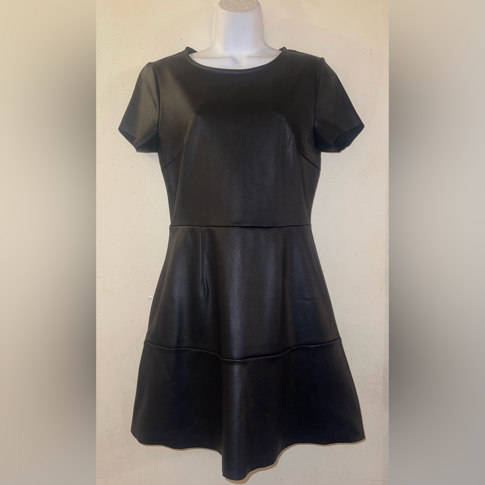 Chic Black Short Sleeve Dress